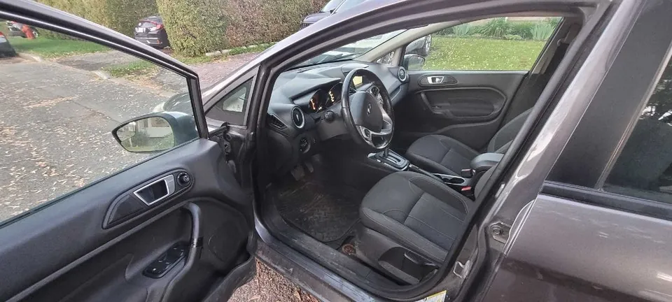 Ford Fiesta 2014 photo 4