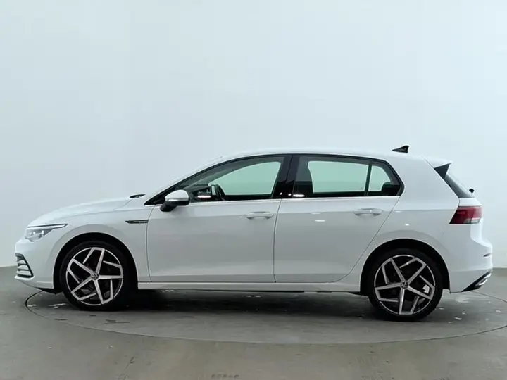 Volkswagen Golf 2023 photo 4