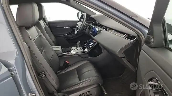 Land Rover Range Rover Evoque 2022 photo 3