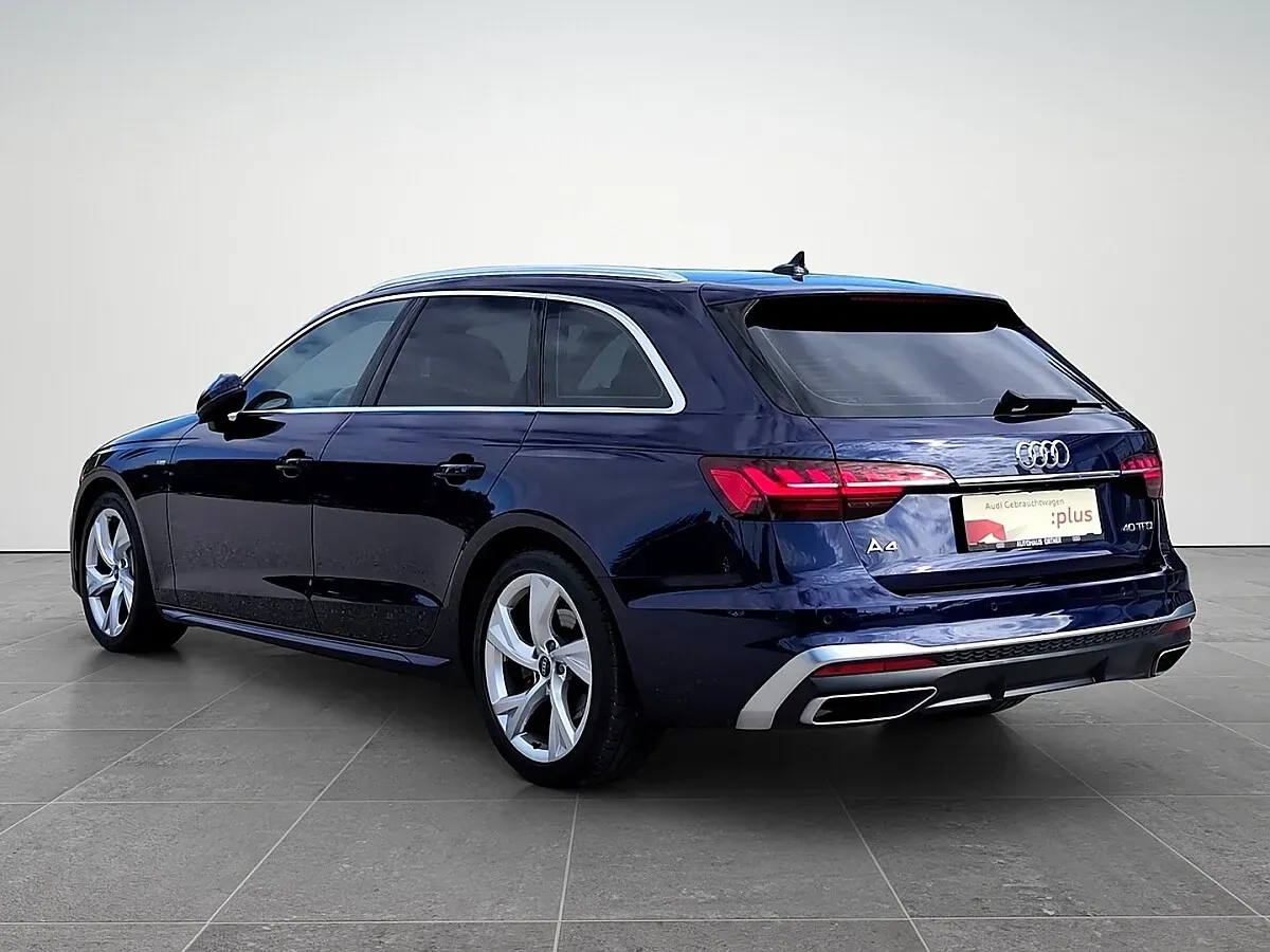 Audi A4 2023 photo 2