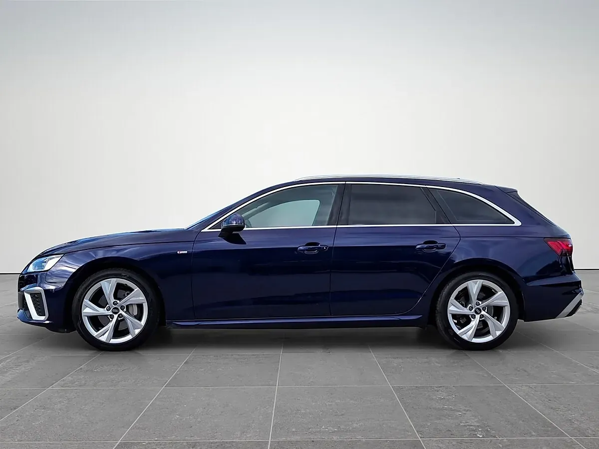Audi A4 2023 photo 3