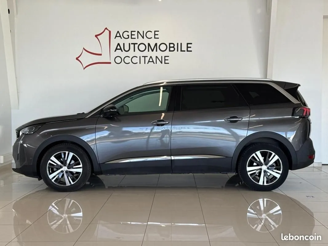 Peugeot 5008 2022 photo 2