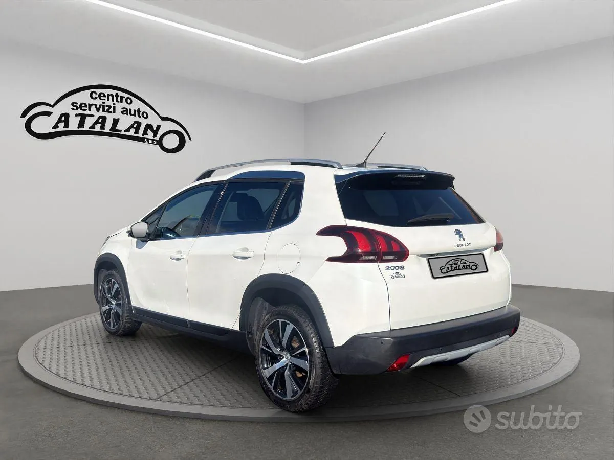 Peugeot 2008 2019 photo 3