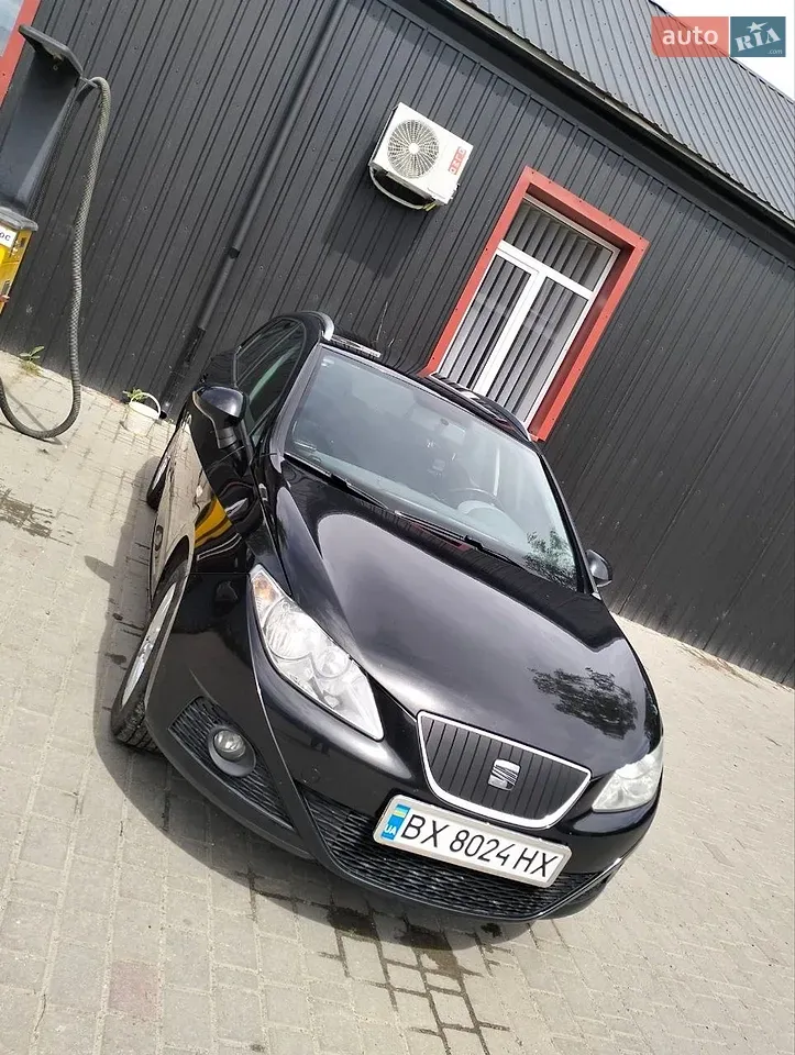 Seat Ibiza 2011 photo 3