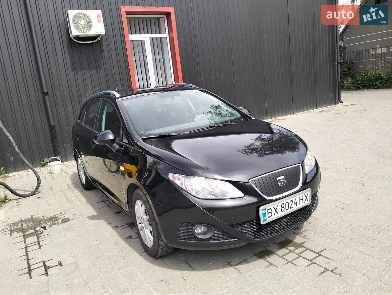 Seat Ibiza 2011 photo 2