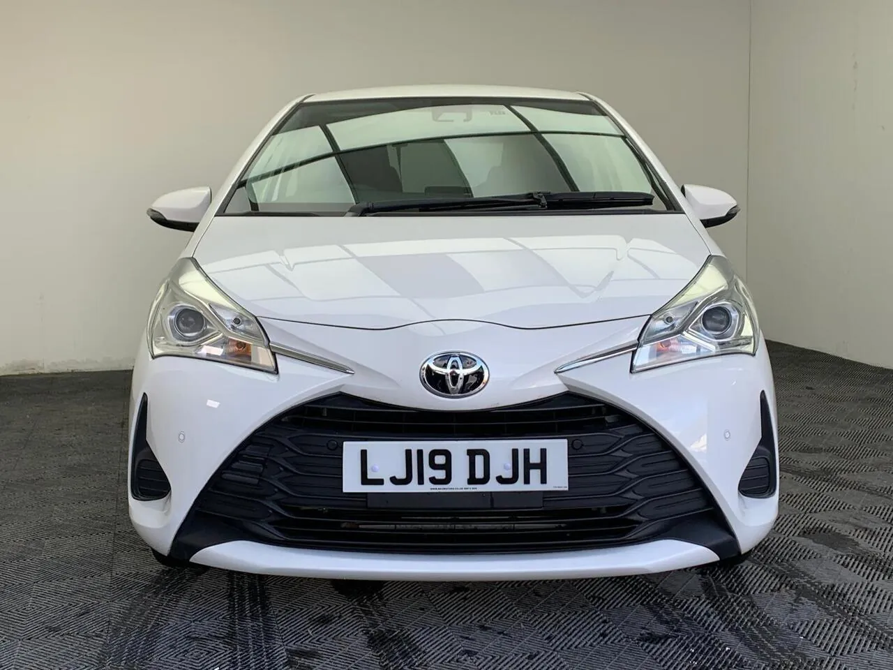 Toyota Yaris 2019 photo 2