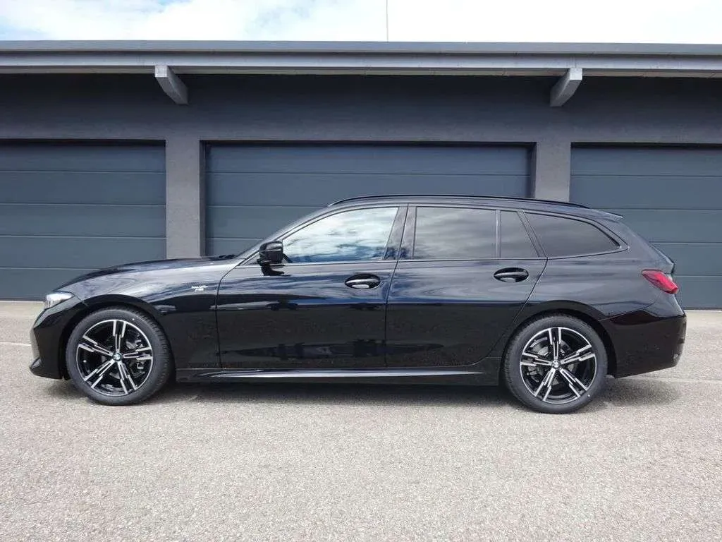 BMW 3 Series 2024 photo 3