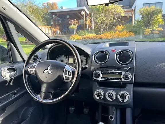Mitsubishi Colt 2012 photo 5