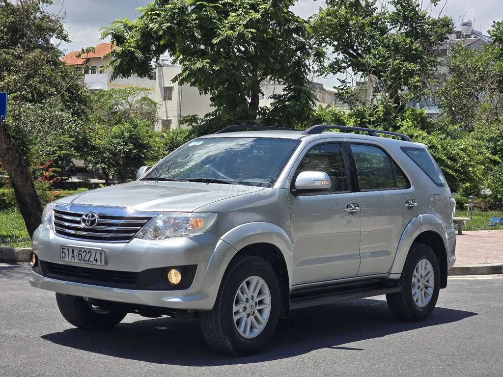 Toyota Fortuner 2013 photo 3