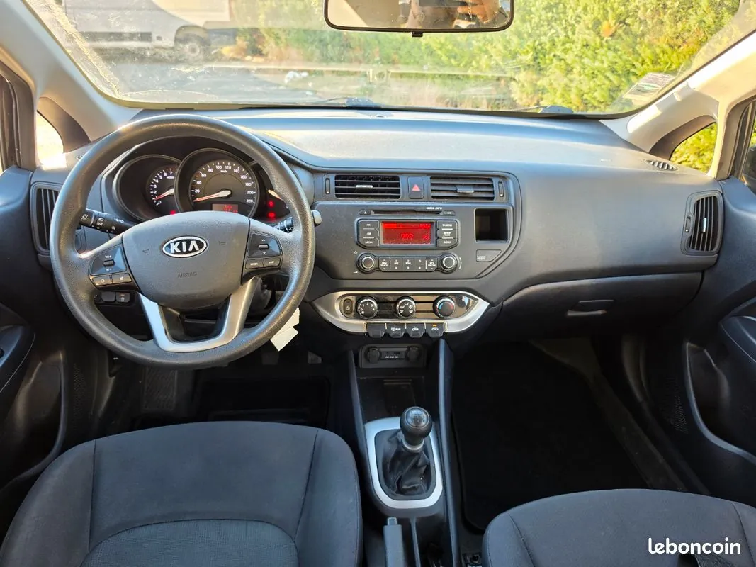 Kia Rio 2011 photo 3