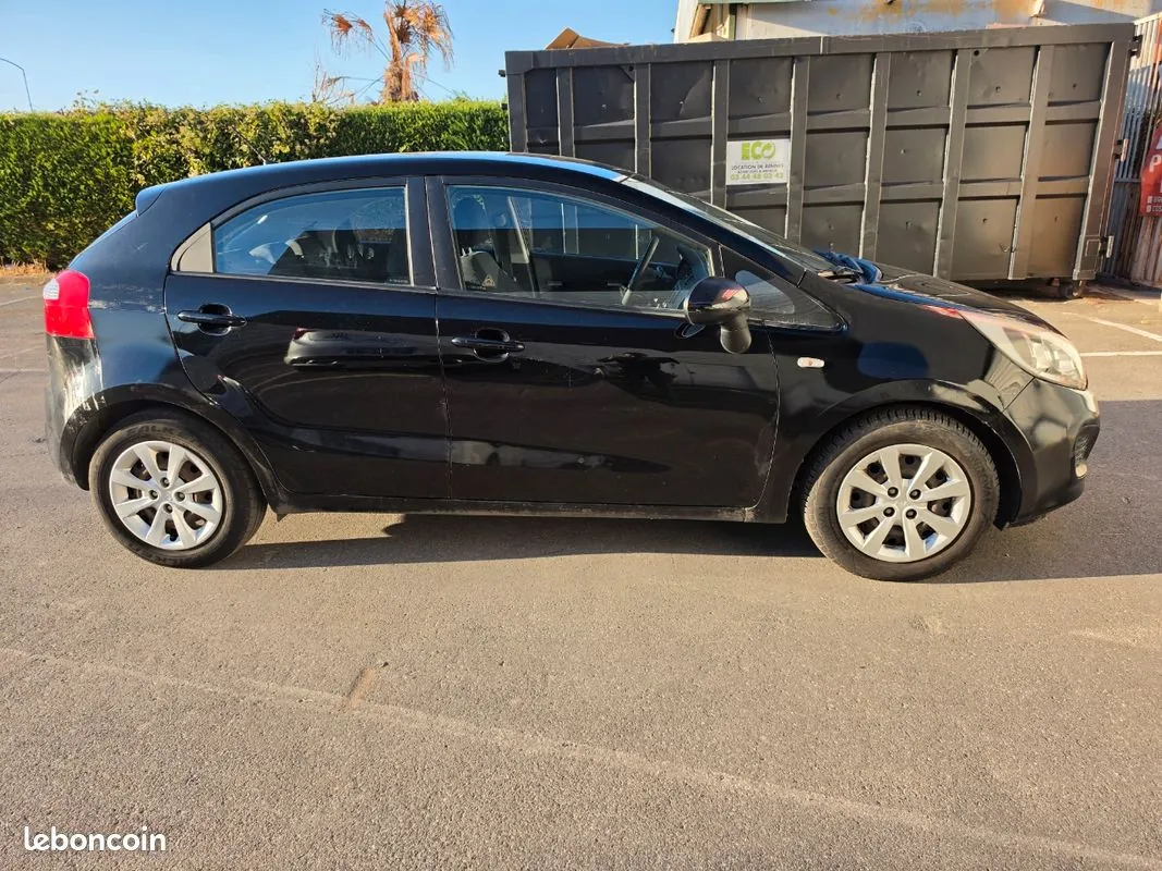 Kia Rio 2011 photo 5