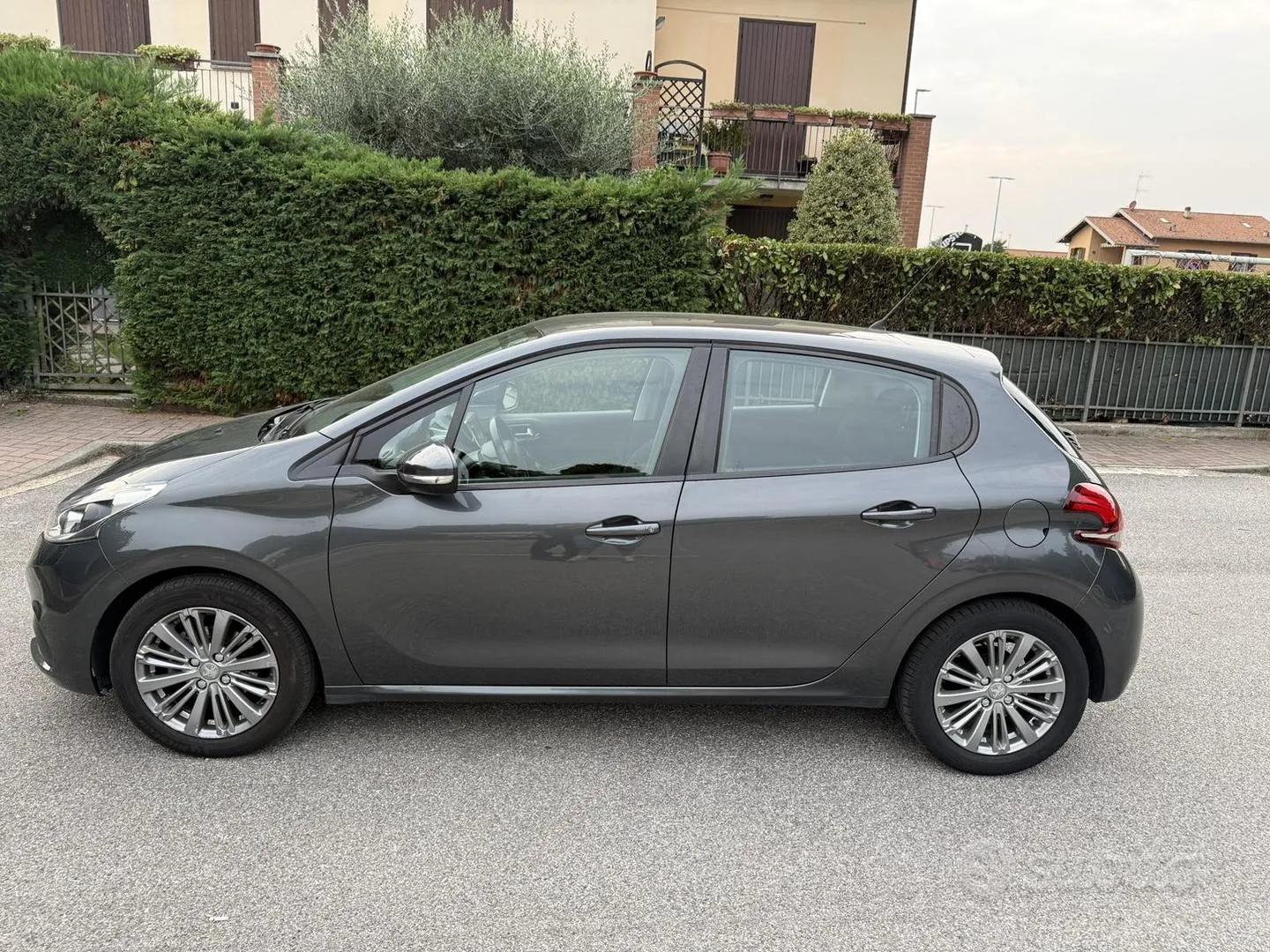 Peugeot 208 2016 photo 5
