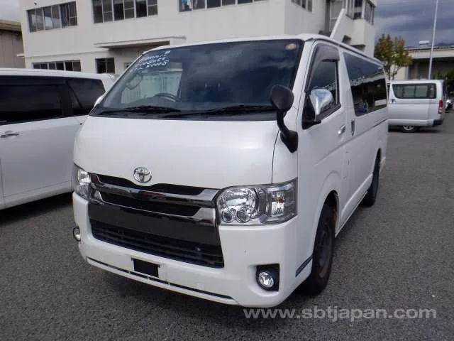 Toyota Hiace Van 2017 photo 2