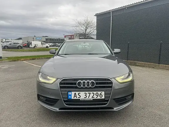 Audi A4 2013 photo 2