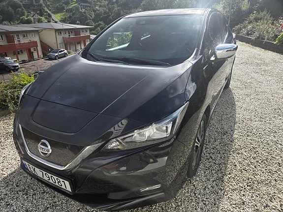 Nissan Leaf 2018 photo 2