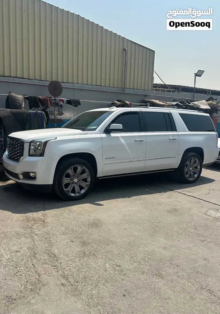 GMC Yukon Denali 2016 photo 3