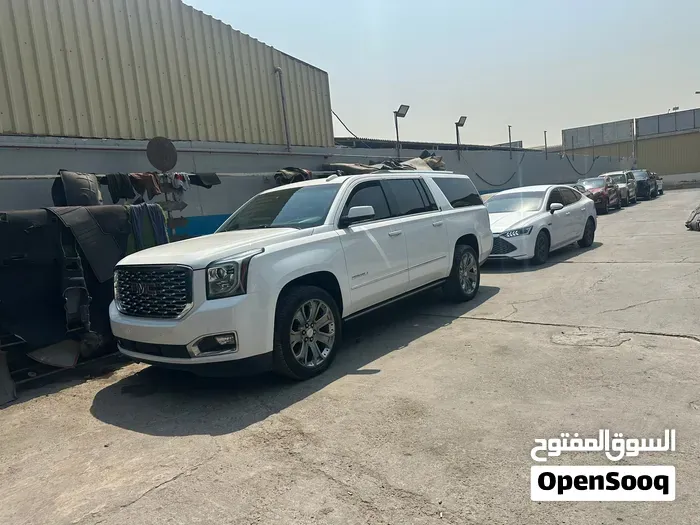 GMC Yukon Denali 2016 photo 2