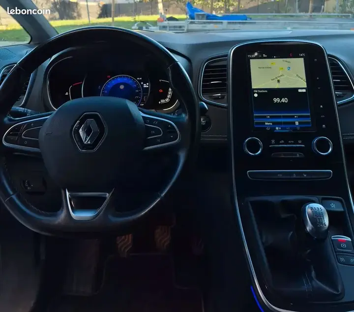 Renault Grand Scenic 2018 photo 3