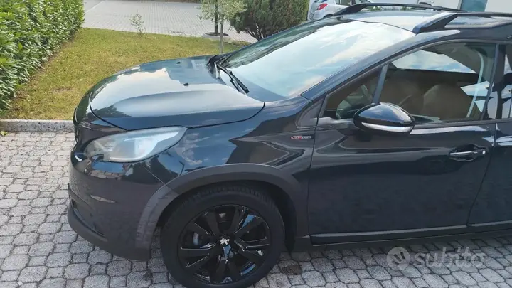 Peugeot 2008 2017 photo 2