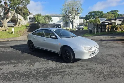 Mazda 323