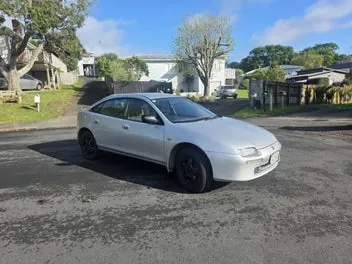 Mazda 323 1995 photo 2