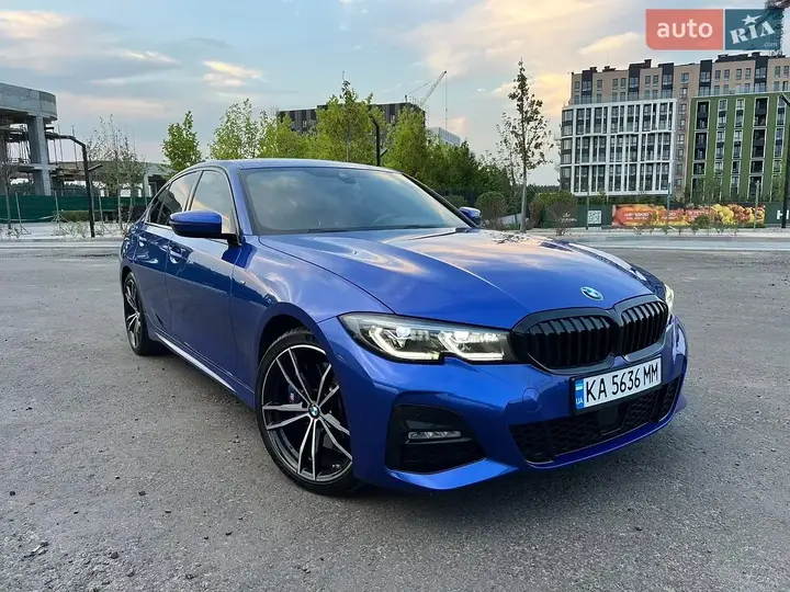BMW 3 Series 2022 photo 2