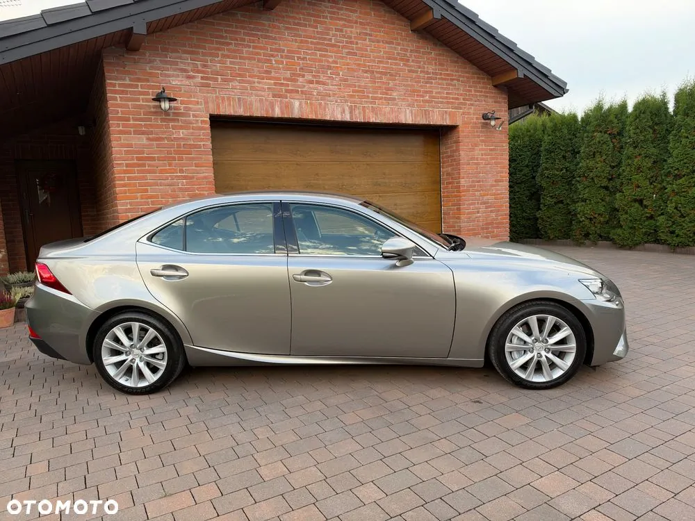 Lexus Is 2015 photo 5