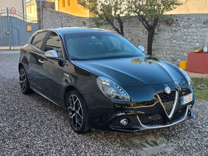 Alfa Romeo Giulietta 2019 photo 2