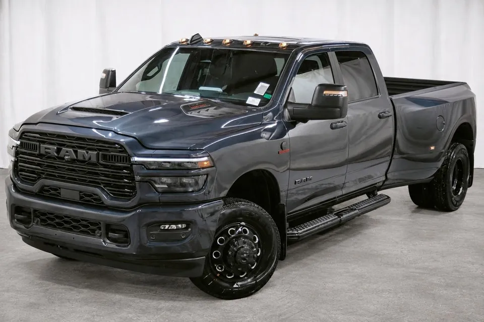 Ram 3500 Laramie 2026 photo 3