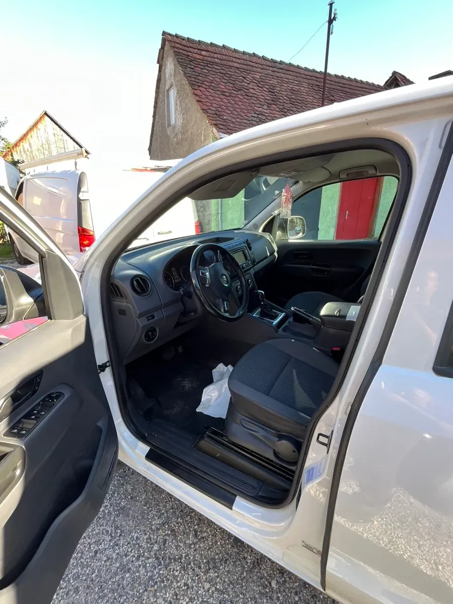Volkswagen Up 2014 photo 2