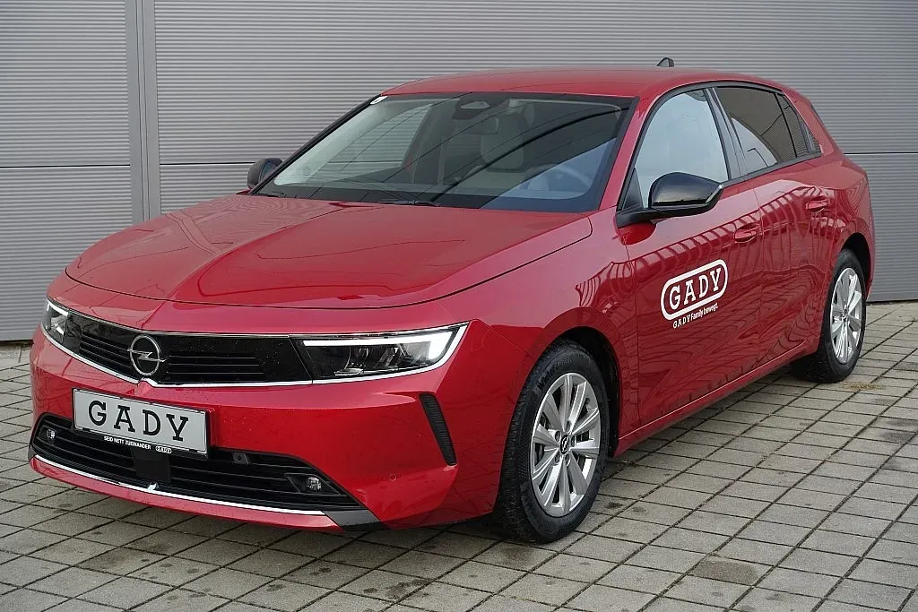 Opel Astra 2023 photo 2