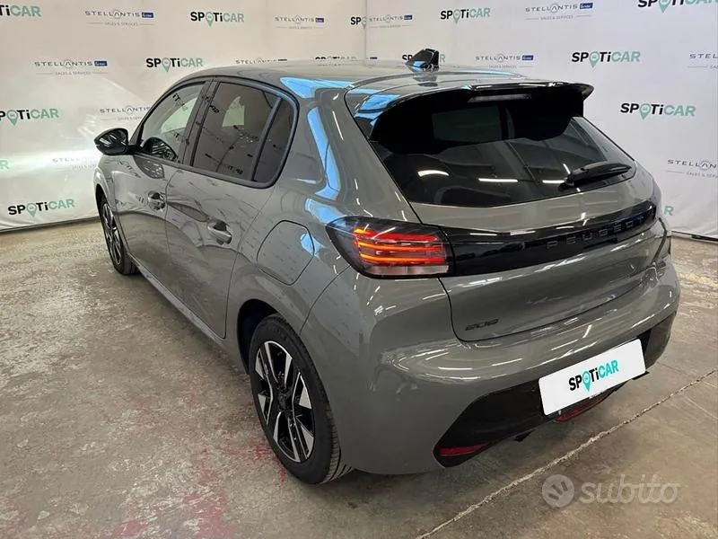Peugeot 208 2024 photo 3