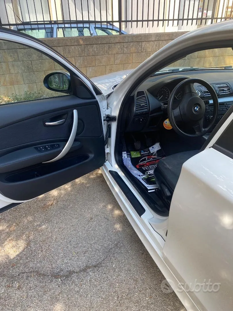 BMW 1 Series 2009 photo 4