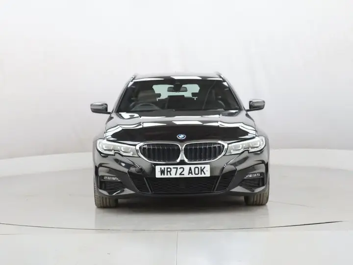 BMW 3 Series 2022 photo 4