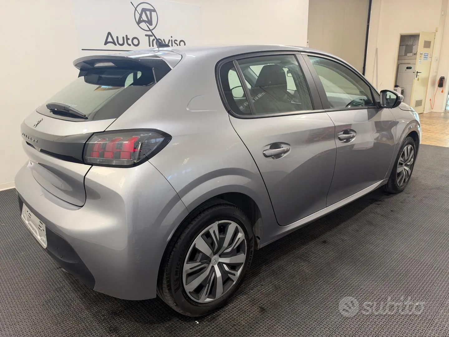Peugeot 208 2020 photo 2