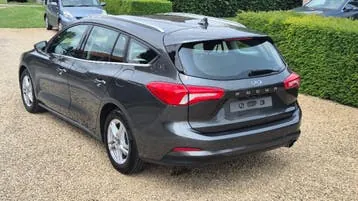 Ford Focus 2021 photo 2
