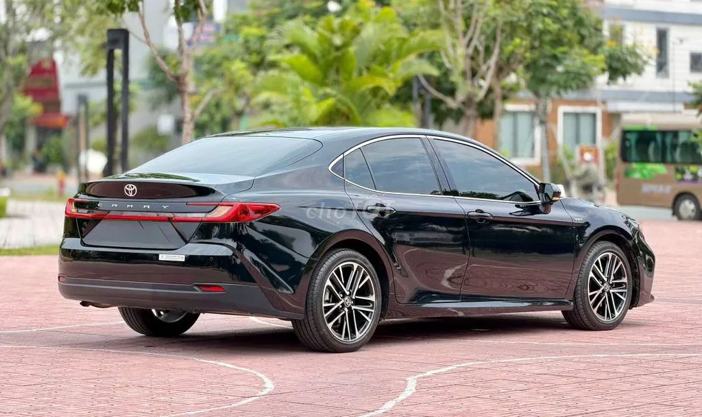Toyota Camry 2025 photo 3