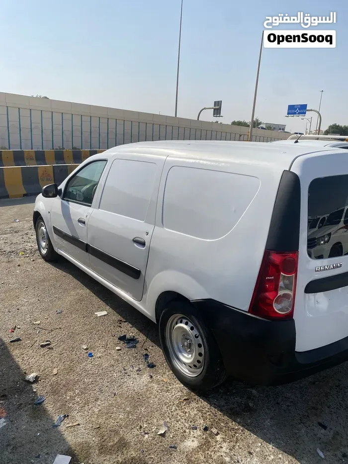 Renault Logan 2013 photo 2