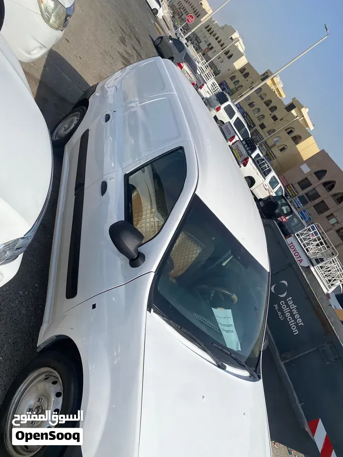 Renault Logan 2013 photo 4
