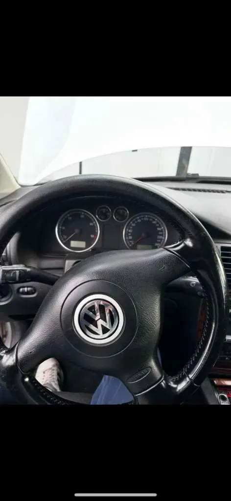 Volkswagen Passat 2001 photo 2