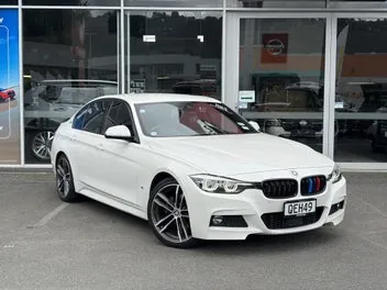 BMW 330E 2019 photo 2