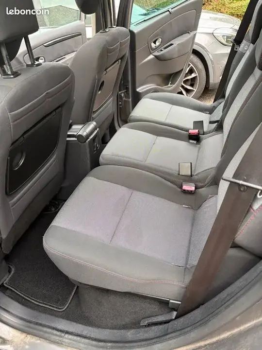 Renault Scenic 2013 photo 2