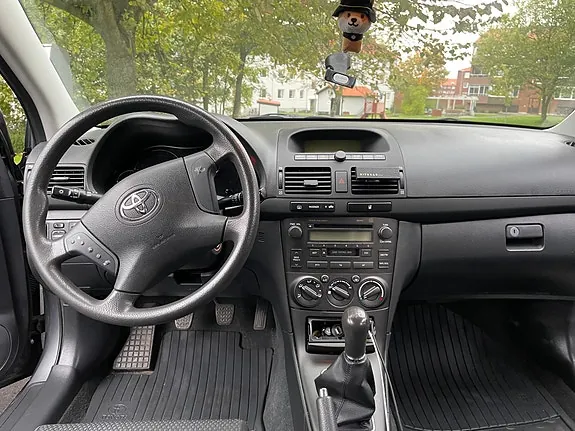 Toyota Avensis 2005 photo 5