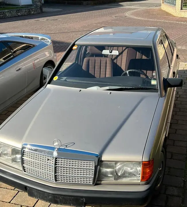 Mercedes-Benz 190