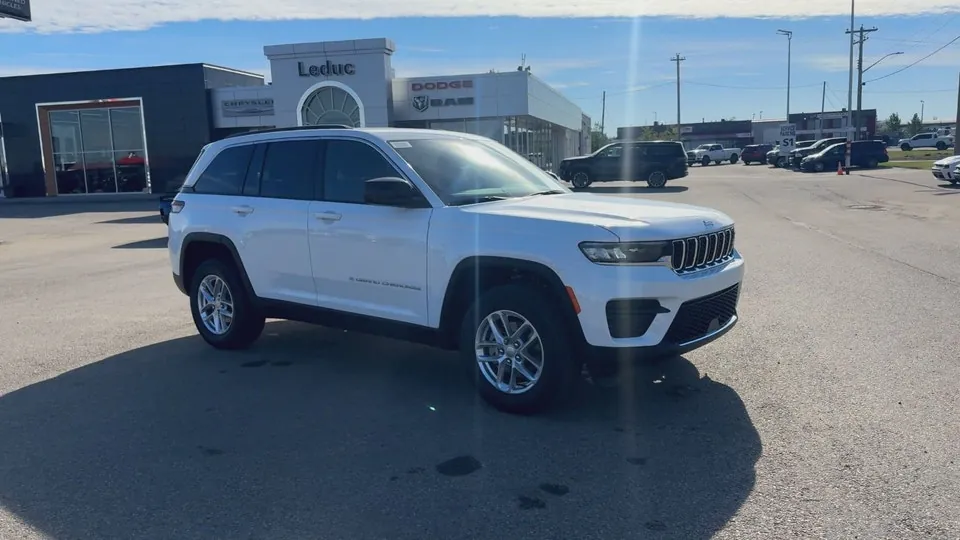 Jeep Grand Cherokee 2026 photo 2