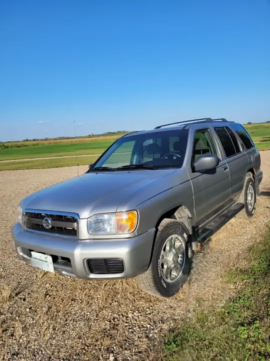 Nissan Pathfinder 2003 photo 2
