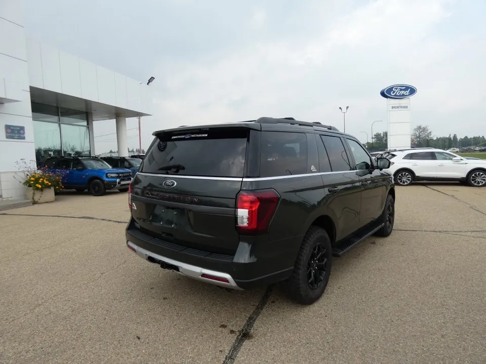 Ford Expedition 2023 photo 2