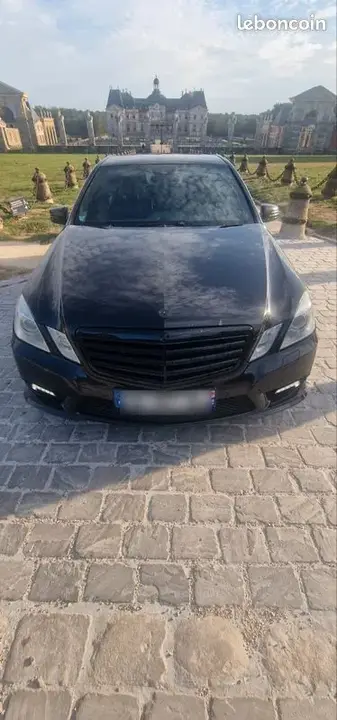 Mercedes-Benz E-Class 2011 photo 2