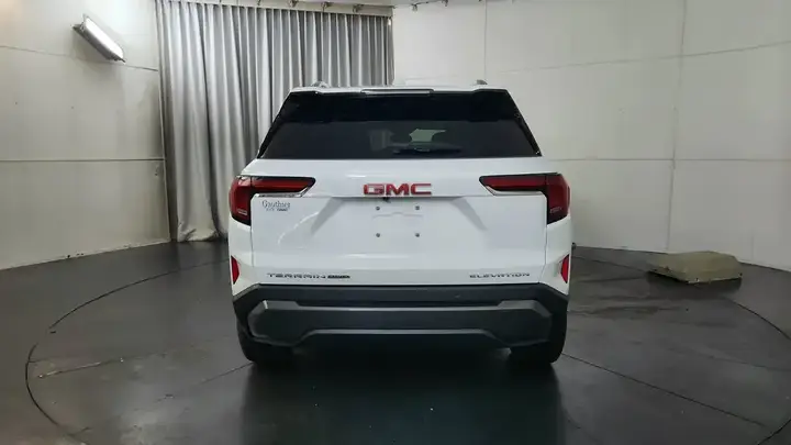 GMC Terrain 2027 photo 3