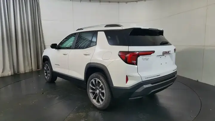 GMC Terrain 2027 photo 4